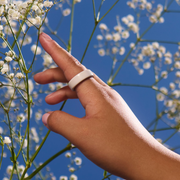 Oura - Ring 4 - Smart Ring - Size 6 - Ceramic Cloud