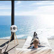 UB+ - S2+ Alphorn Hi-Fi BT TWS Speaker - Glossy White W/ Natural Stand